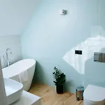 The View - Z Basenem *